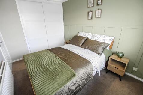 Bedroom One (2).jpg