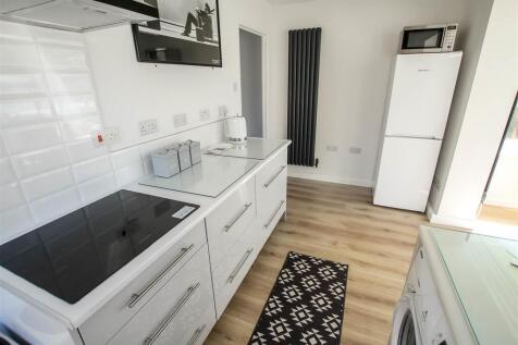Kitchen (1).jpg