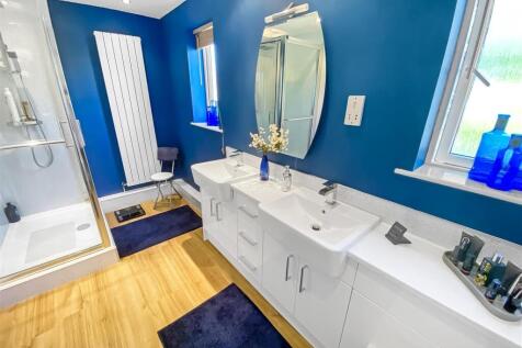 En-Suite Shower Room/WC