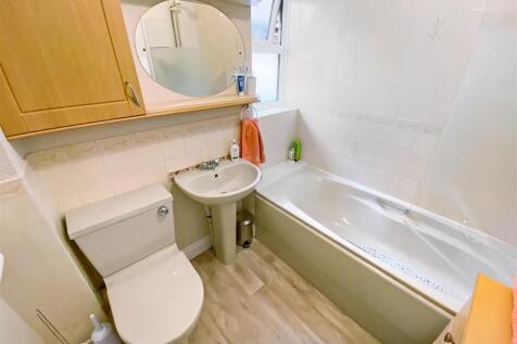 Family Bathroom/WC
