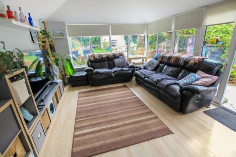 Garden Room.jpg