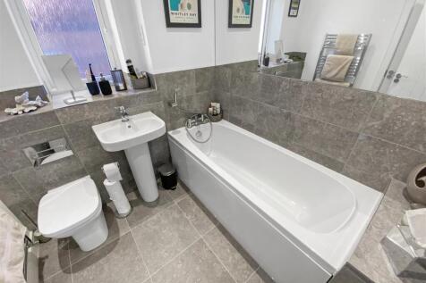 Family Bathroom/WC