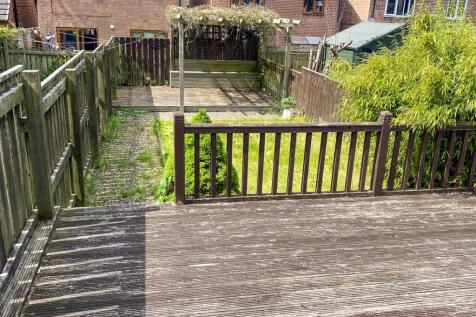 Rear Garden (2).jpg