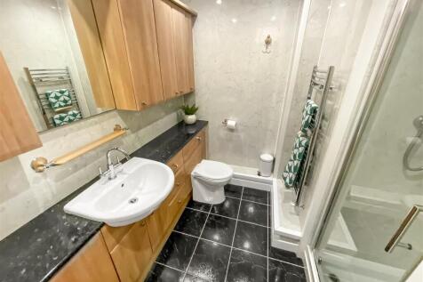 En-Suite Shower Room/WC
