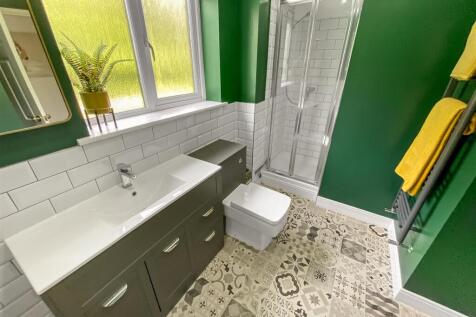 Family Bathroom/Shower/WC