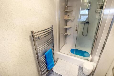 Shower Ropm (1).jpg