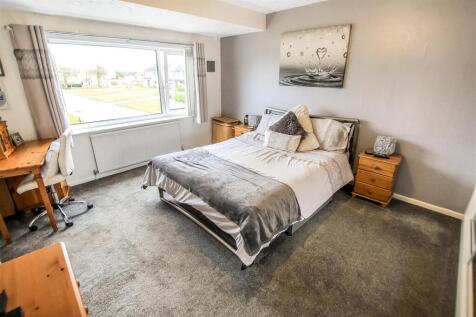 Bedroom One (2).jpg