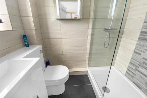 En-Suite Shower Room/WC