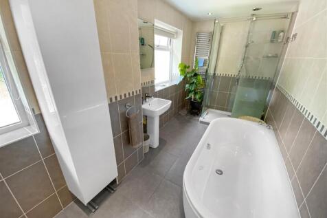 Family Bathroom/Shower/WC