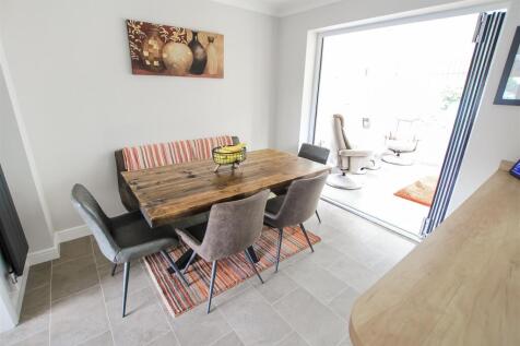 Dining Area.jpg