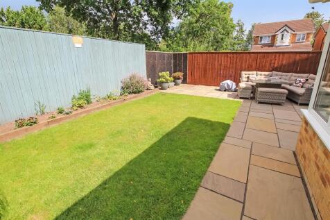 Rear Garden (2).jpg