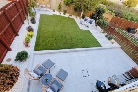 Rear Garden (3).jpg