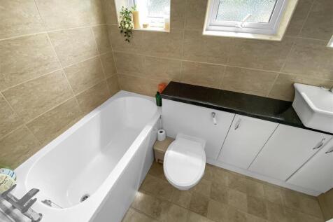 Bathroom (1).jpg