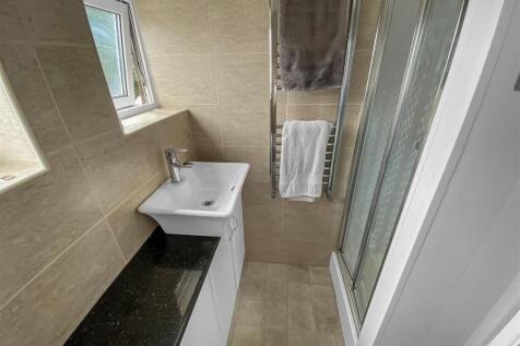 Bathroom(2).jpg