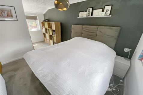 Bedroom One (2).jpg