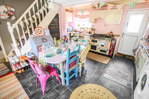 Kitchen (1).jpg