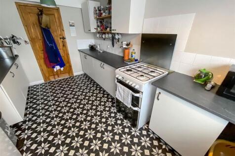 Kitchen (1).jpg