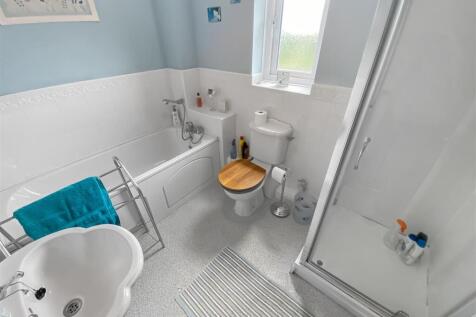 Bathroom.jpg