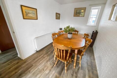 Dining Area.jpg