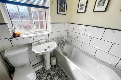 Bathroom.jpg