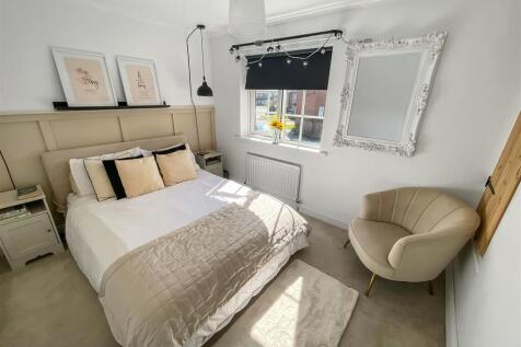 Bedroom One.jpg
