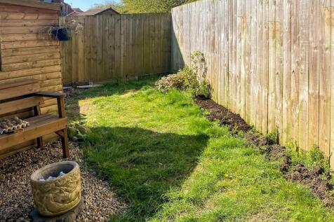 Rear Garden (2).jpg