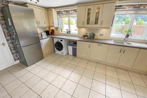 Kitchen (2).jpg