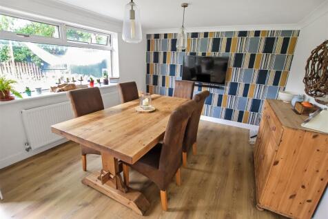 Breakfast Area.jpg