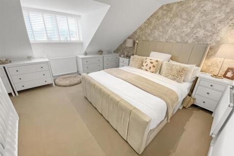 Bedroom One (1).jpg