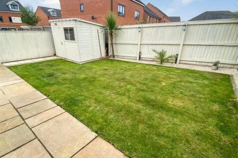 Rear Garden (2).jpg