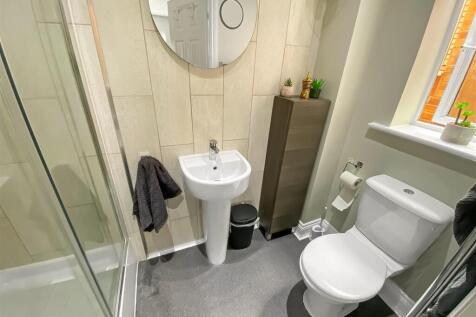 En-Suite Shower Room/WC