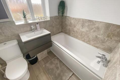 Family Bathroom/WC
