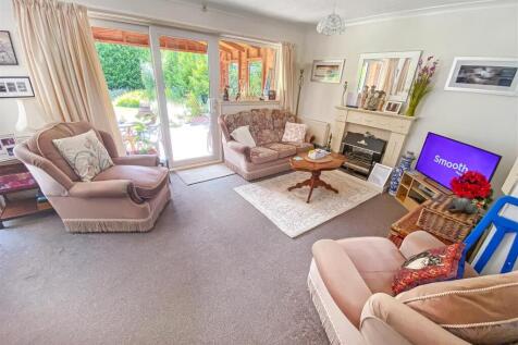 Living Room.jpg