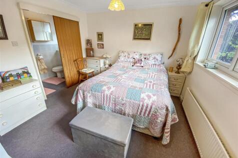 Bedroom One (2).jpg