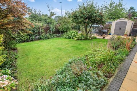 Rear Garden (2).jpg