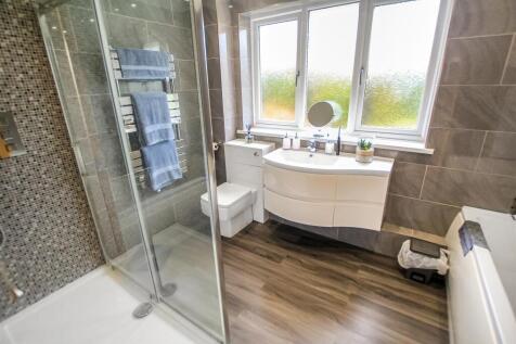 Bathroom (1).jpg