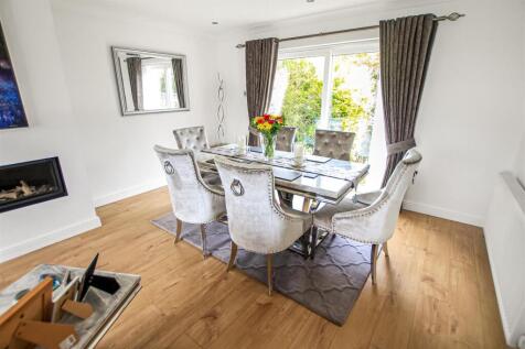 Dining Area.jpg