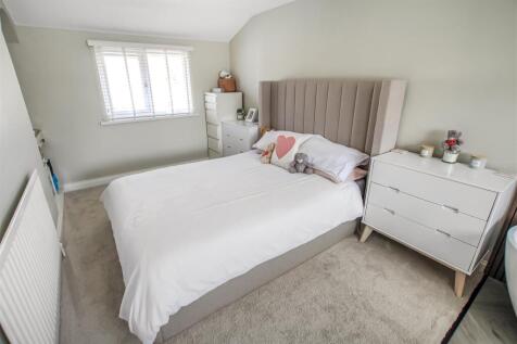 Bedroom One (1).jpg