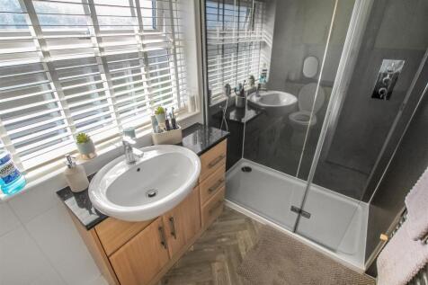Shower Room (1).jpg