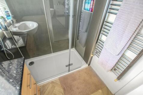Shower Room (2).jpg