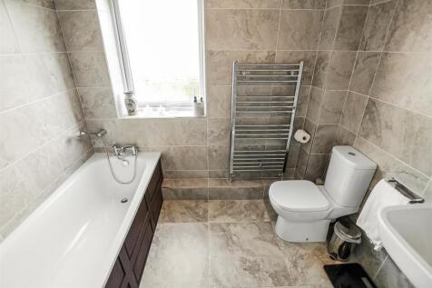 Family Bathroom/Shower/WC