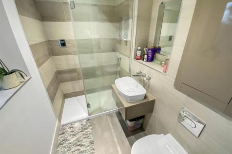 En-Suite Shower Room/WC