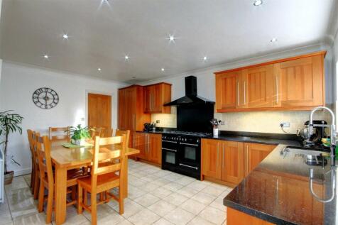kitchen..jpg