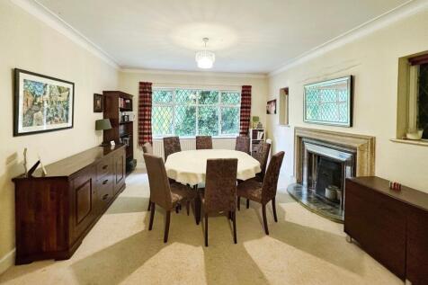 Lounge / Dining Room