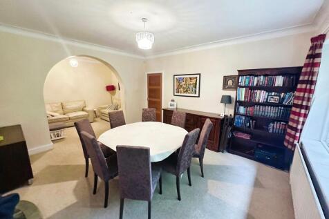 Lounge / Dining Room