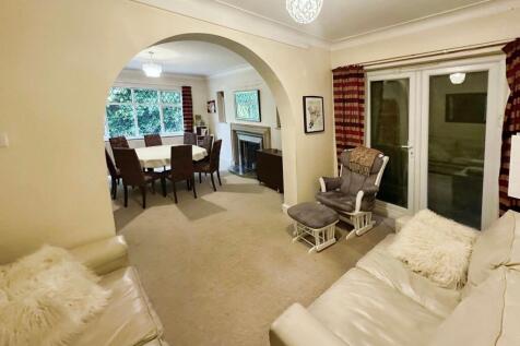 Lounge / Dining Room