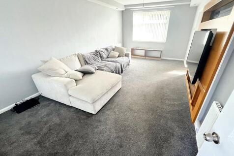 Lounge-Dining Room