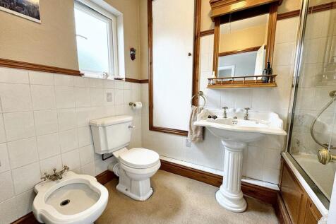 Master Bedroom En-suite