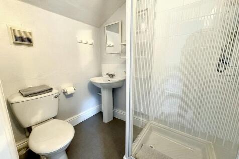 Bedroom Three En-suite