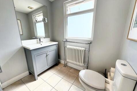 Master Bedroom En-suite